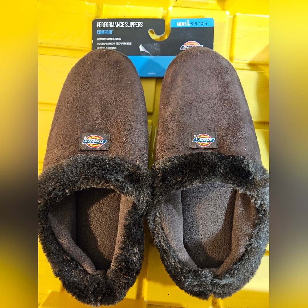 DICKIES MENS PERFORMANCE SLIPPERS: BROWN: NEW WITH TAGS: SIZE L (9.5-10.5)